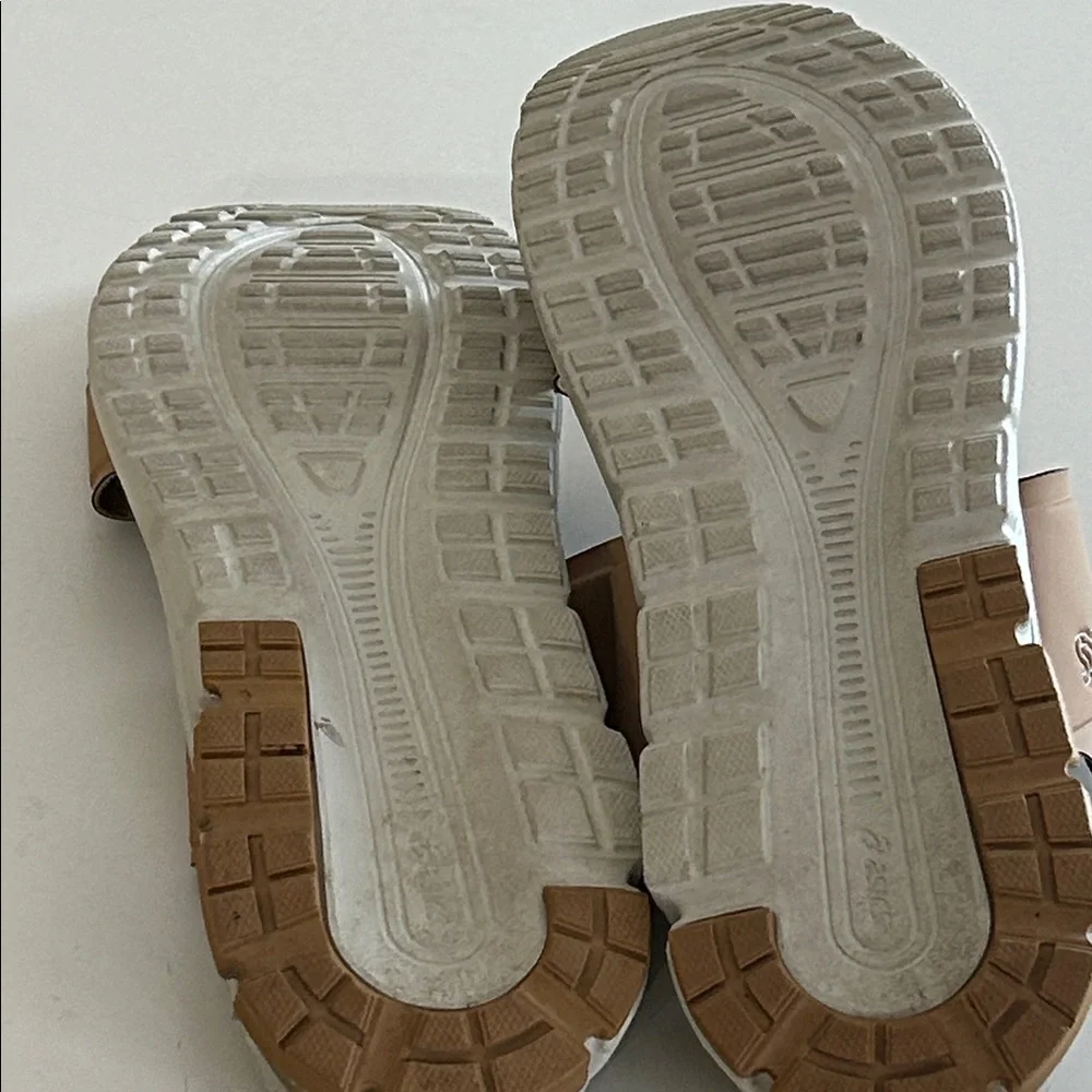 Asics tan caramel slip on elastic ankle strap size 12 Sandals - Picture 7 of 9